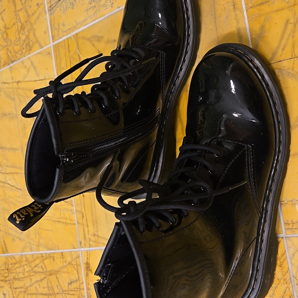 Dr Martens Airwair Boots - Picture 3 of 8